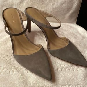 Grey suede Ann Taylor pumps Size 8